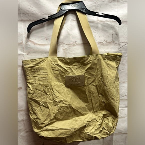 ALOHA Collection | Bags | Aloha Collection Bags Aloha Collection Day ...